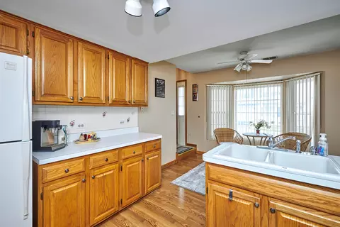Kitchen - 1428 Berta Dr, Crest Hill, IL 60403 photo 11 of 13