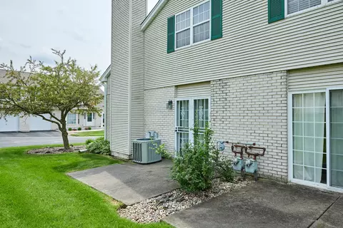 Exterior - 1428 Berta Dr, Crest Hill, IL 60403 photo 13 of 32