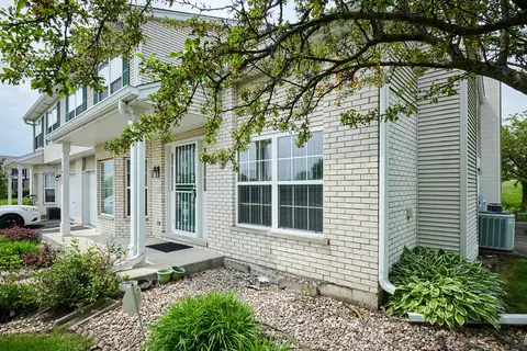 Exterior - 1428 Berta Dr, Crest Hill, IL 60403 photo 31 of 32