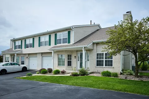 Exterior - 1428 Berta Dr, Crest Hill, IL 60403 photo 10 of 32