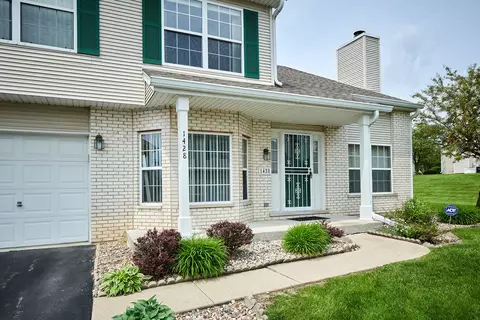 Exterior - 1428 Berta Dr, Crest Hill, IL 60403 photo 5 of 32