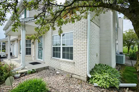 Exterior - 1428 Berta Dr, Crest Hill, IL 60403 photo 29 of 32