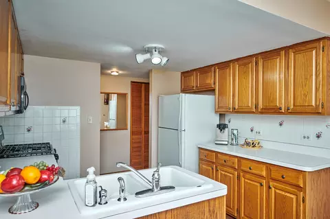 Kitchen - 1428 Berta Dr, Crest Hill, IL 60403 photo 9 of 13