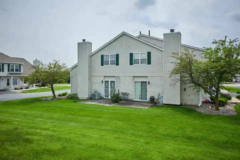 Exterior - 1428 Berta Dr, Crest Hill, IL 60403 photo 25 of 32