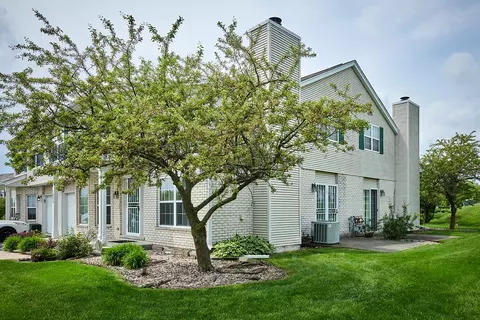 Exterior - 1428 Berta Dr, Crest Hill, IL 60403 photo 22 of 32