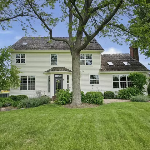 27779 E Savannah Trl, Lake Barrington, IL 60010