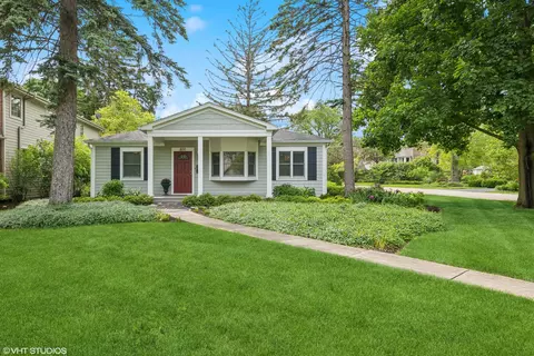 800 S Grove Ave, Barrington, IL 60010