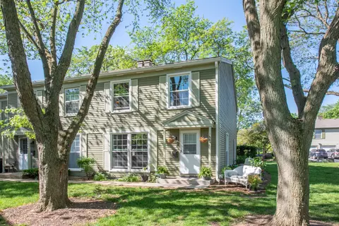 1664 Valley Forge Ct #D, Wheaton, IL 60189