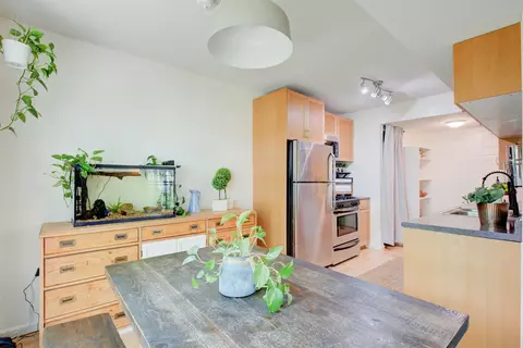 Dining - 1664 Valley Forge Ct #D, Wheaton, IL 60189 photo 2 of 2