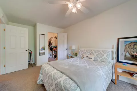Bedroom - 1664 Valley Forge Ct #D, Wheaton, IL 60189 photo 5 of 5