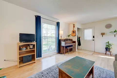 Entry Way - 1664 Valley Forge Ct #D, Wheaton, IL 60189 photo 1 of 2