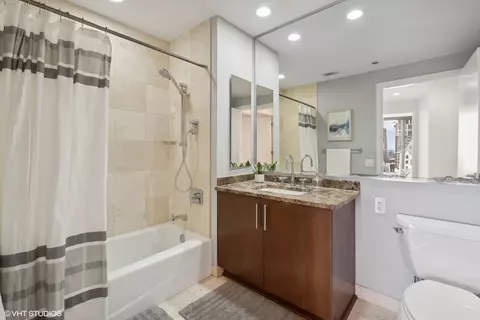 Bath - 60 E Monroe St #4606, Chicago, IL 60603 photo 2 of 2