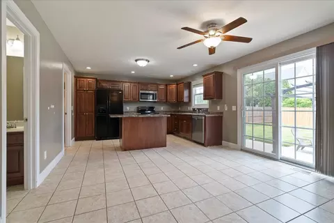 1302 Bryce Ct, Normal, IL 61761 photo 7