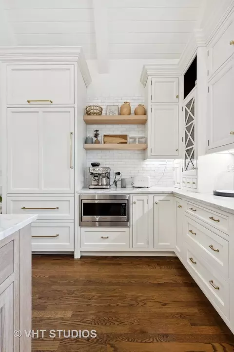 Kitchen - 615 E North St, Itasca, IL 60143 photo 4 of 4