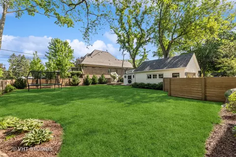 Exterior - 615 E North St, Itasca, IL 60143 photo 5 of 7