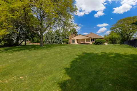 Exterior - 1017 Auburn Ln, Bartlett, IL 60103 photo 3 of 8