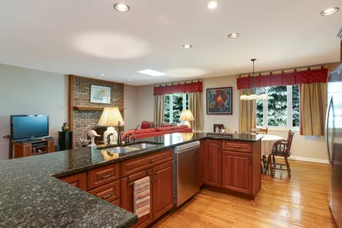 Kitchen - 1017 Auburn Ln, Bartlett, IL 60103 photo 4 of 4