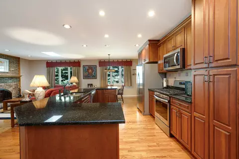 Kitchen - 1017 Auburn Ln, Bartlett, IL 60103 photo 2 of 4