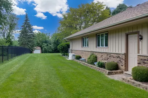 Exterior - 1017 Auburn Ln, Bartlett, IL 60103 photo 7 of 8