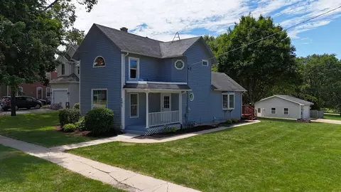 201 West St, Kingston, IL 60145