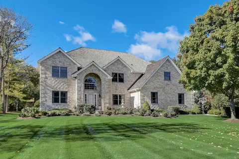 25248 N Cayuga Trl, Lake Barrington, IL 60010
