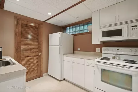 908 Getty St, Elgin, IL 60120 photo 6