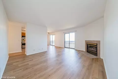 2352 South St #E, Elgin, IL 60123 photo 5