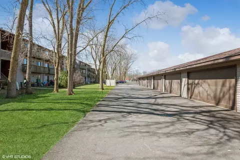 2352 South St #E, Elgin, IL 60123 photo 3