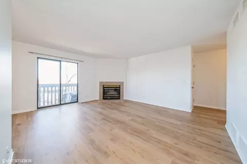 2352 South St #E, Elgin, IL 60123 photo 6
