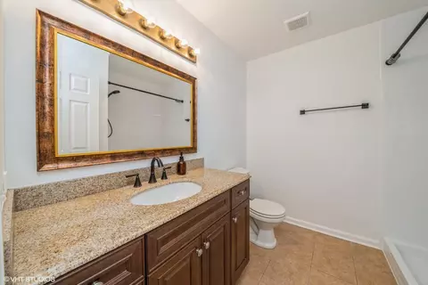 2352 South St #E, Elgin, IL 60123 photo 11