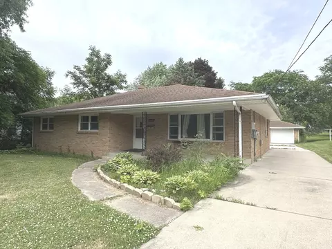 1427 S Walnut Ave, Freeport, IL 61032