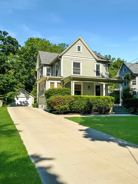 108 N Harlem Ave, Freeport, IL 61032