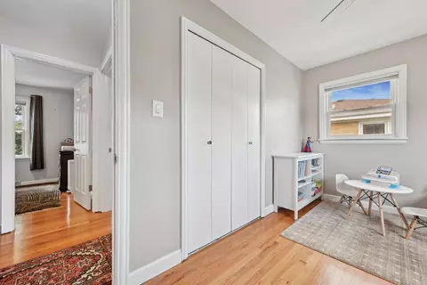 Entry Way - 443 Radcliffe Ave, Des Plaines, IL 60016 photo 3 of 5