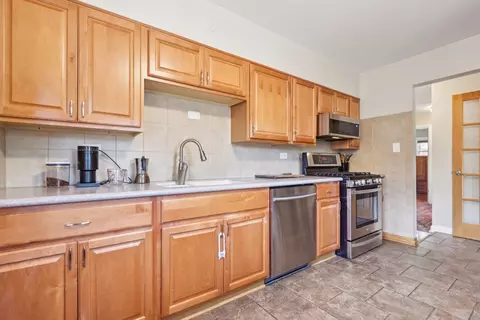 Kitchen - 443 Radcliffe Ave, Des Plaines, IL 60016 photo 1 of 6