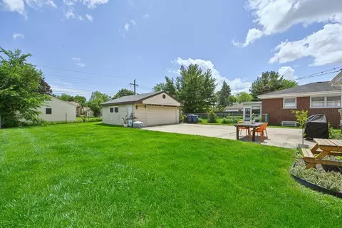 Exterior - 443 Radcliffe Ave, Des Plaines, IL 60016 photo 4 of 5