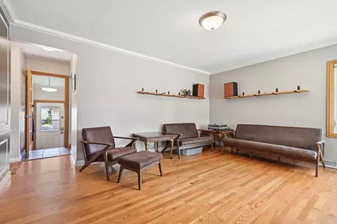 Living - 443 Radcliffe Ave, Des Plaines, IL 60016 photo 2 of 5