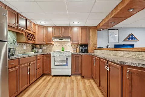 Kitchen - 443 Radcliffe Ave, Des Plaines, IL 60016 photo 5 of 6