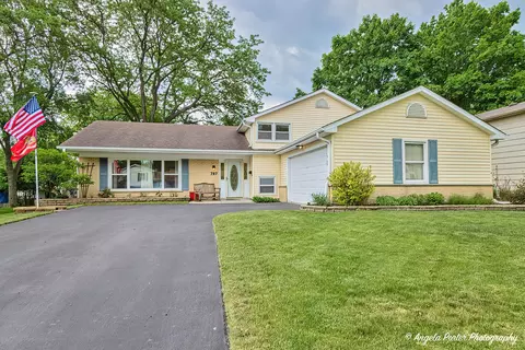 787 Portree Ln, Lake Zurich, IL 60047