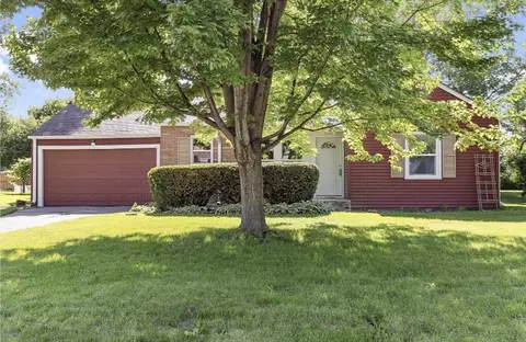 137 Central Ave, Aurora, IL 60506