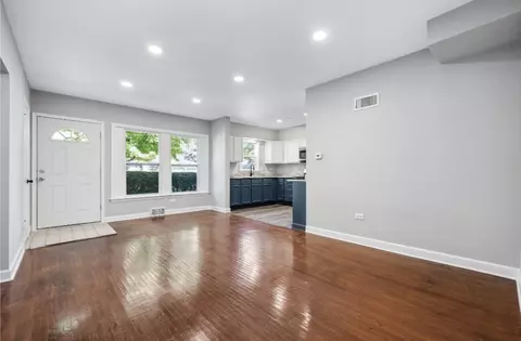 Entry Way - 137 Central Ave, Aurora, IL 60506 photo 1 of 1