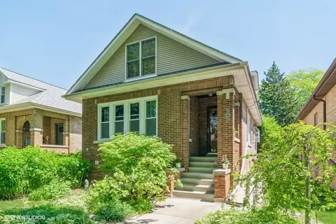 2841 Wenonah Ave, Berwyn, IL 60402