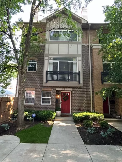 1816 N Rockwell St #F, Chicago, IL 60647