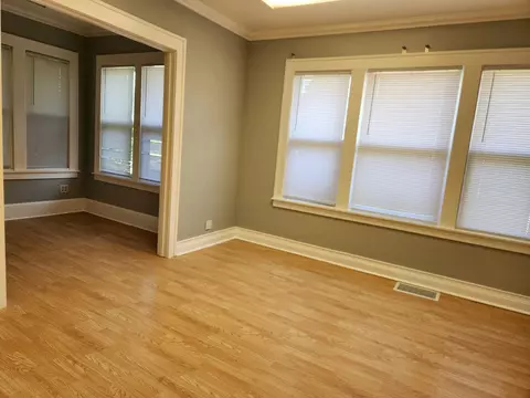 Living - 622 E Chicago St, Elgin, IL 60120 photo 1 of 1
