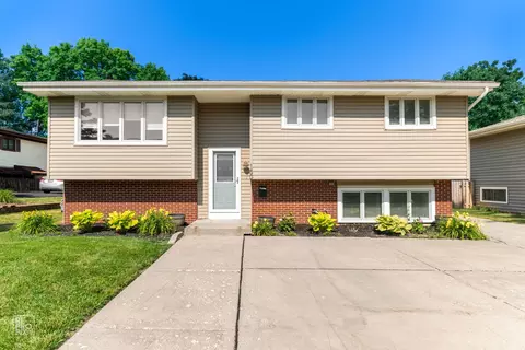 150 S Oak St, Palatine, IL 60067