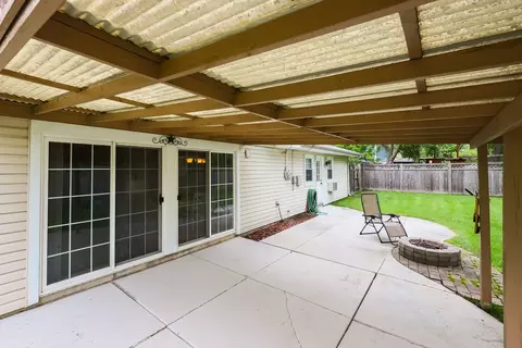 Exterior - 255 Frederick Ct, Hoffman Estates, IL 60169 photo 4 of 7