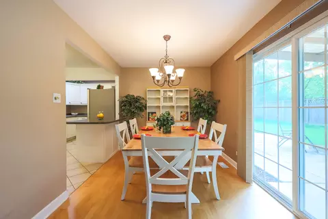 Dining - 255 Frederick Ct, Hoffman Estates, IL 60169 photo 2 of 2