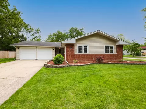 255 Frederick Ct, Hoffman Estates, IL 60169