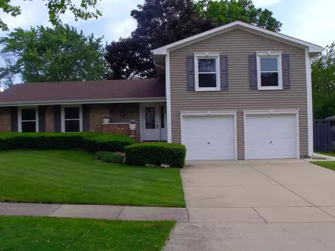 214 Edgebrook Dr, Bloomingdale, IL 60108