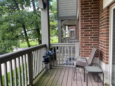 Exterior - 275 E Railroad Ave #108, Bartlett, IL 60103 photo 2 of 2