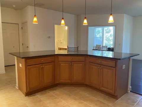 Kitchen - 275 E Railroad Ave #108, Bartlett, IL 60103 photo 2 of 4